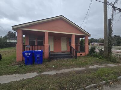 Photo 1 of 4 : 2717 Spruill Avenue