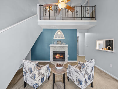 Photo 1 of 25 : 405 Sunnyside Way