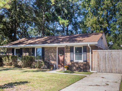 Photo 1 of 24 : 123 Millburn Avenue