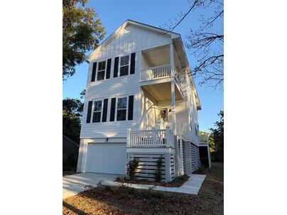 Photo 1 of 25 : 620 Shore Drive