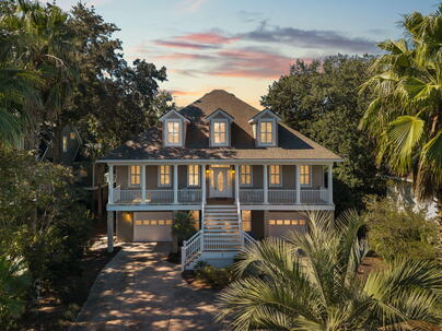 Photo 1 of 25 : 7 Seahorse Court