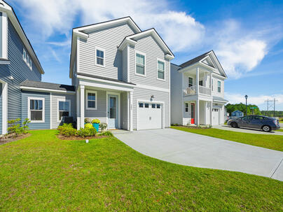 Photo 1 of 25 : 302 Chapman Circle