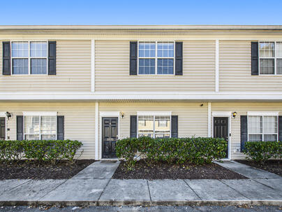 Photo 1 of 20 : 1035 Lexi Court