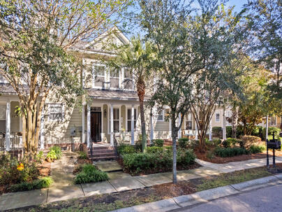 Photo 1 of 25 : 205 Branch Creek Trail