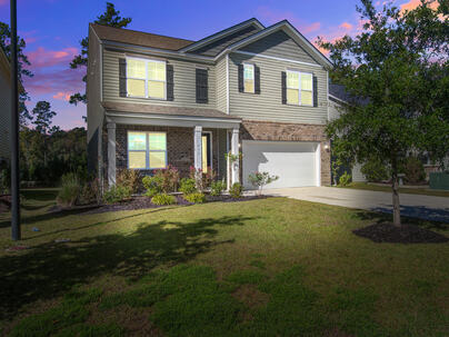 Photo 1 of 25 : 439 Zenith Boulevard