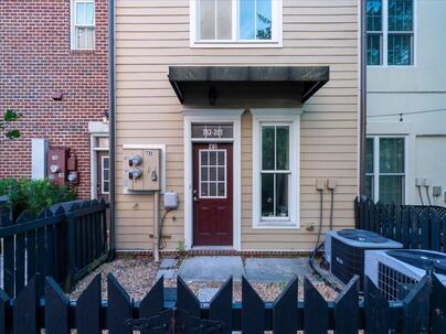 Photo 1 of 18 : 732 Shelmore Boulevard, #38