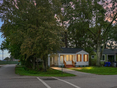 Photo 1 of 22 : 2601 Allen Drive