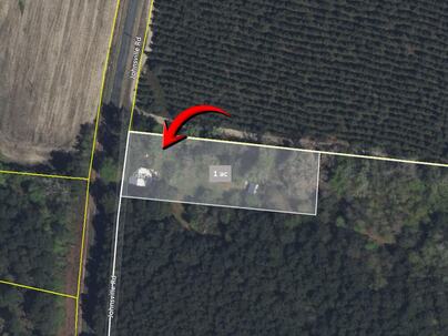 Photo 1 of 4 : Home on Road