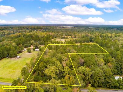 Photo 1 of 25 : 140 Gallashaw Road