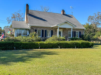 Photo 1 of 25 : 360 Bridge Street