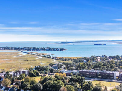 Photo 1 of 25 : 1489 Kinloch Lane