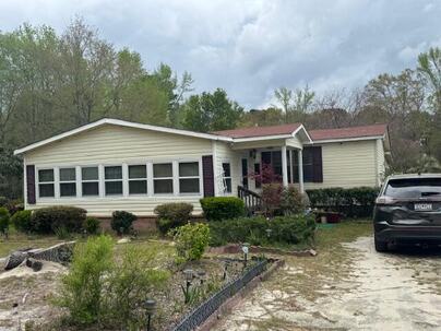 Photo 1 of 18 : 118 Leslie Circle