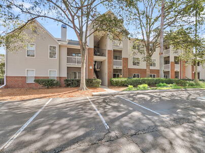 Photo 1 of 25 : 2011 Highway 17, #1300c