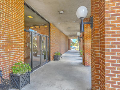 Photo 1 of 25 : 14 Lockwood Drive, #7abg