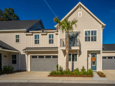 Photo 1 of 25 : 204 Saunter Court