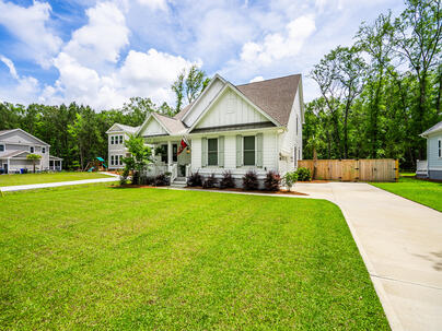 Photo 1 of 25 : 4213 Royal Harbor Road