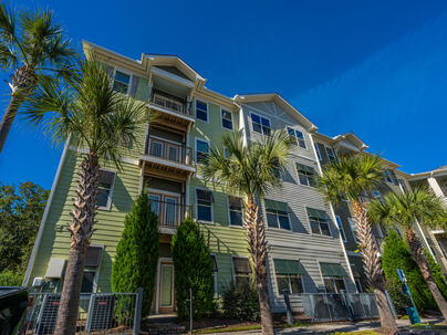 Photo 1 of 25 : 7402 Bowen Corner Avenue