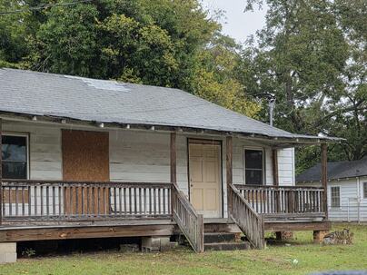 Photo 1 of 18 : 668 Maple Street