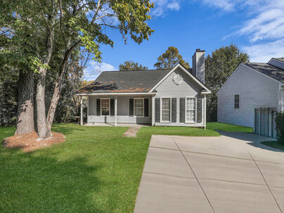 Photo 1 of 25 : 482 Courtland Drive