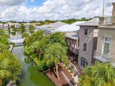 Photo 1 of 25 : 31 John Galt Way