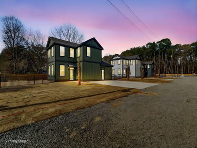 Photo 1 of 25 : 105 Kenneth Lane