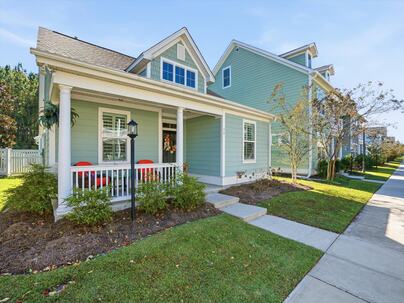 Photo 1 of 25 : 79 Crossandra Avenue