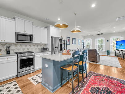 Photo 1 of 25 : 1903 Carolina Towne Court