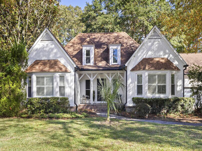 Photo 1 of 25 : 1019 Royalist Road