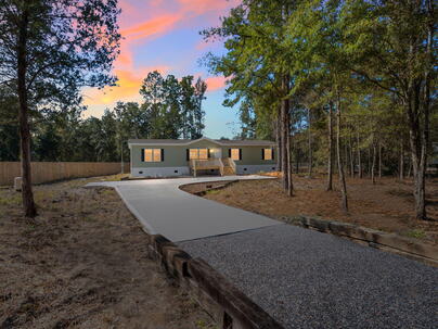 Photo 1 of 25 : 321 Marion Road