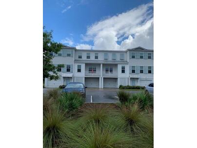 Photo 1 of 24 : 812 Kings Oak Court, #2