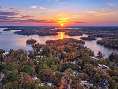 Photo 1 of 25 : 109 Cove Lane