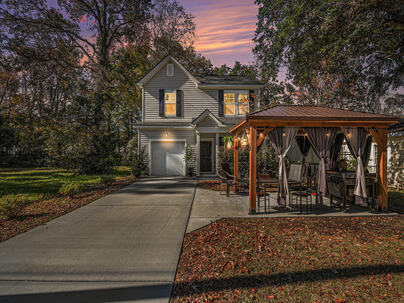 Photo 1 of 25 : 2540 Jonah Street