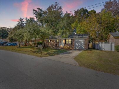 Photo 1 of 25 : 21 Pratt Street