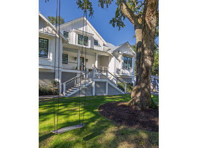 Photo 1 of 25 : 23 26th Avenue