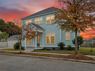 Photo 1 of 25 : 648 Water Lily Trail