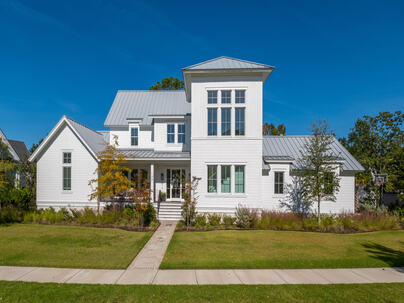 Photo 1 of 25 : 136 Iron Bottom Lane