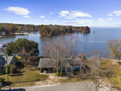 Photo 1 of 25 : 145 Pineridge Road