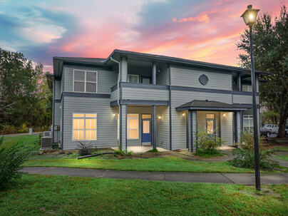 Photo 1 of 25 : 3300 Mariners Way