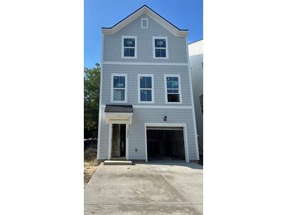 Photo 1 of 13 : 1820 Helm Avenue