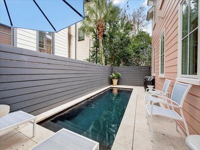 Photo 1 of 25 : 199 Saint Philip Street, #B