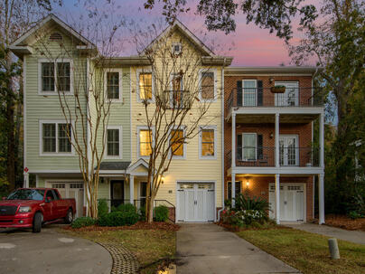 Photo 1 of 25 : 105 Winding Creek Court, #114-2