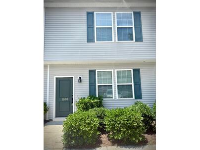 Photo 1 of 13 : 1050 Lexi Court