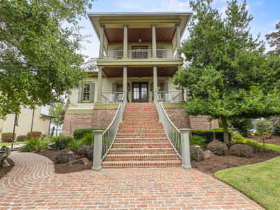 Photo 1 of 25 : 232 Waters Edge Drive