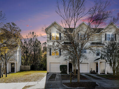 Photo 1 of 25 : 4106 Babbitt Street