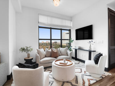 Photo 1 of 25 : 5 Gadsdenboro Street, #501