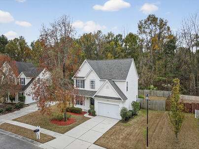 Photo 1 of 25 : 176 Thousand Oaks Circle