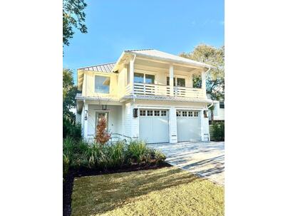 Photo 1 of 18 : 715 Carolina Boulevard