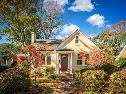 Photo 1 of 25 : 623 Parish Road