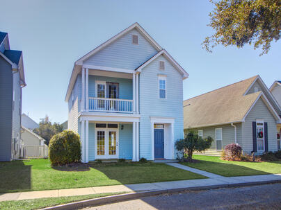 Photo 1 of 25 : 113 Amaranth Avenue