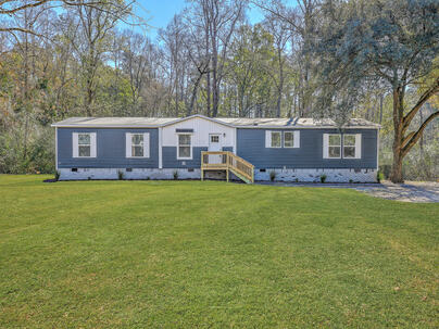 Photo 1 of 23 : 629 Grandfather Lane